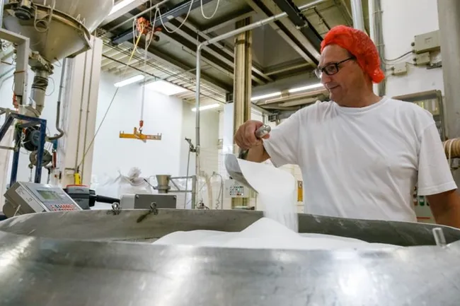 Erbacher Food Intelligence Mitarbeiter Mischerei